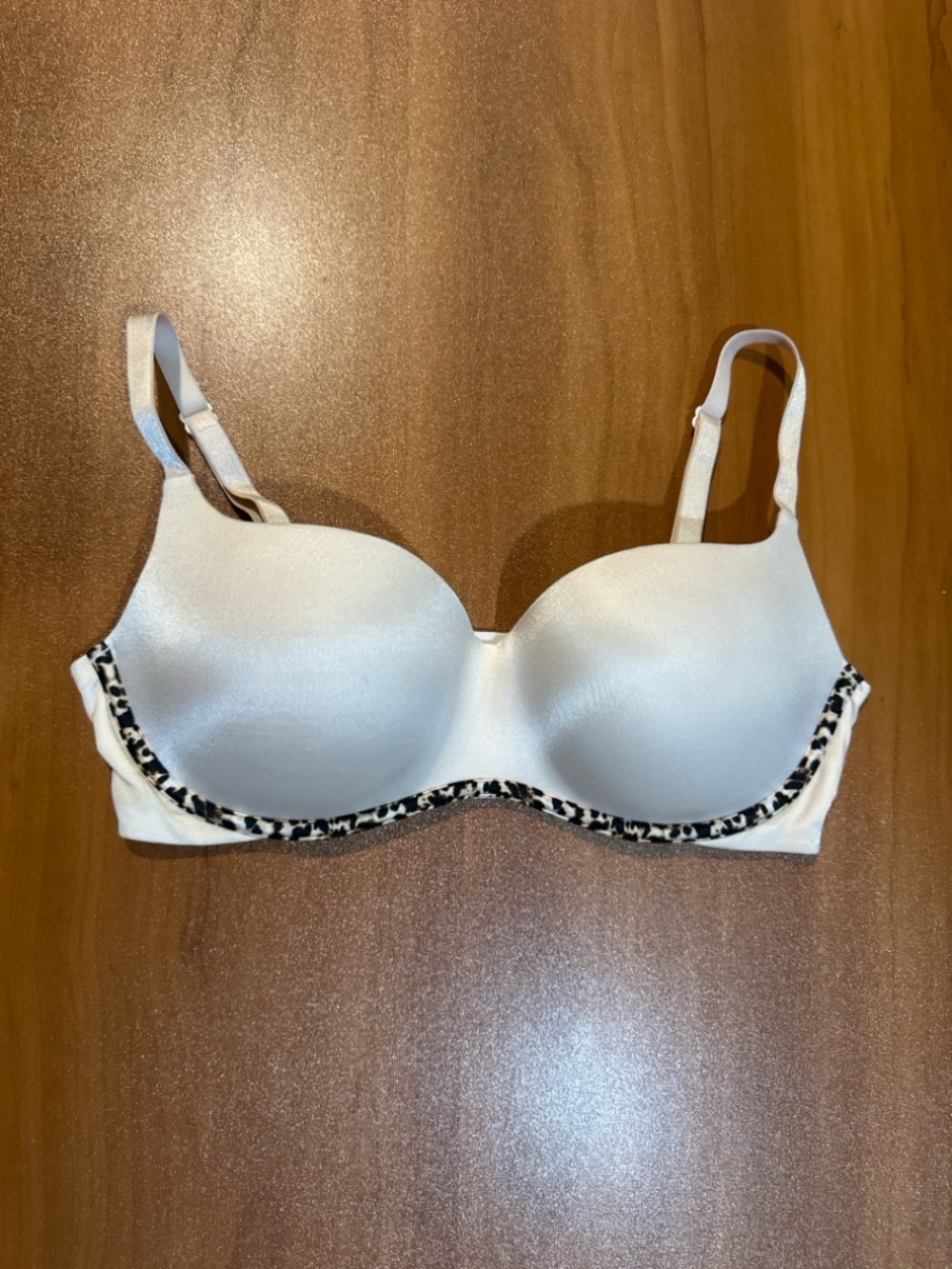 Victoria’s Secret 34D T-Shirt Bra Nude Smooth Cups Leopard Trim